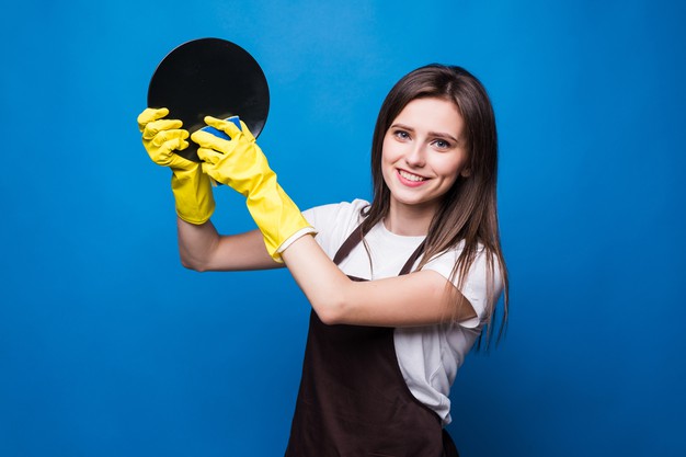 Como aumentar produtividade ao lavar louça em restaurantes e cozinhas industriais?